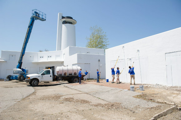 Sherwin Williams volunteers spruce up the iconic Coast Guard Station